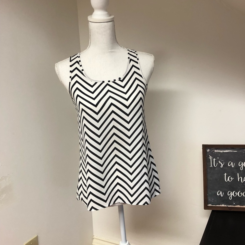 Express XS split back top